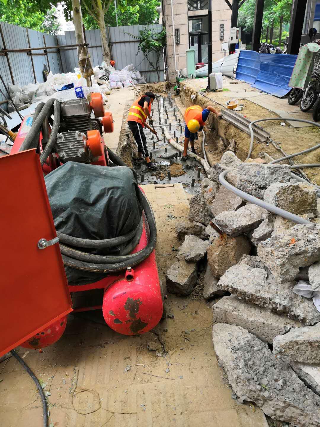新龙地基加固解决房子的地基下沉问题